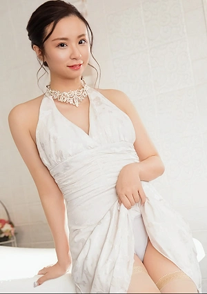 Welcome To Luxury Spa: Ayu Kojima