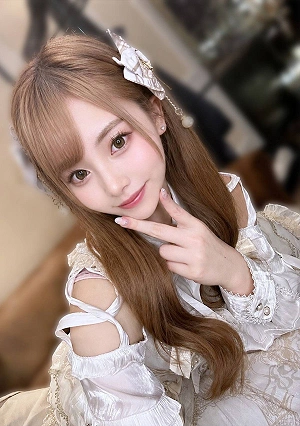 [Face Revealed] 18-year-old Beautiful Cosplayer With Rapidly Increasing Followers Makes A Shocking Appearance On FC2. Rare Footage Of Unprotected Sex During Her Fertile Period, 1 Hour And 24 Minutes Long.