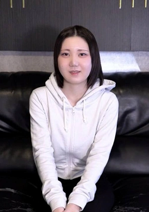 Shino (19) Is A Country Bumpkin Amateur, And This Is Her Third Photoshoot. She Had A Thick Vibrator Inserted Into Her Anus, And In A Reverse Cowgirl Position, Vegetables Were Shoved Into Her Vagina And Anus.