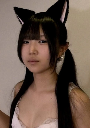 Sumire (18), With Her Cute Twin Pigtails, Is In Her Third Photoshoot. She Is Forced To Perform Anal And Vaginal Licking, And Has Water Poured Into Her Vagina And Then Drunk Through A Straw. She Also Receives Internal Ejaculation And Anal Penetration As An ATM.