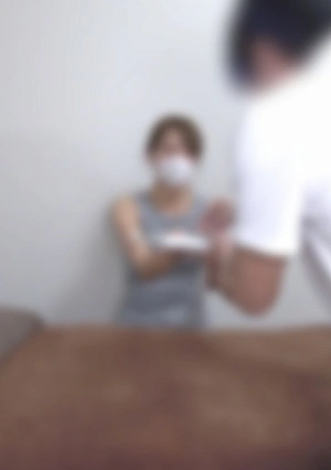 [Completely Amateur] A Beautiful Woman Who Leads A Busy Life Balancing Work And Being A Single Mother Is Visiting Us For The First Time. She Is Extremely Tired And Requests A Very Strong Massage.