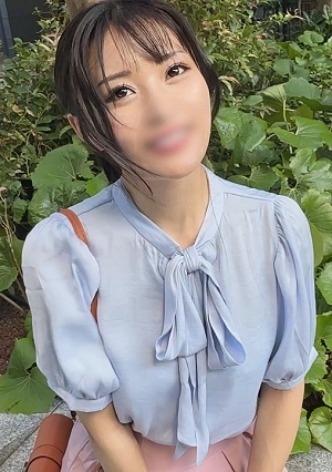A Married Woman In Her Late Twenties Who Spent Her Twenties As An Idol! She Abandoned Her Peaceful Married Life In Search Of Excitement And Had An Affair With A Man With A Huge Penis, Getting Fucked Inside!