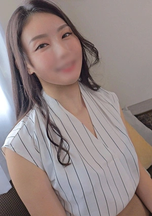 A Newlywed Woman In Her Late 30s Who Can't Give Up On Having Children And Has An Intense Desire To Get Pregnant, Is A Cuckolded Wife Who Wants To Be Impregnated With Another Man's Child.