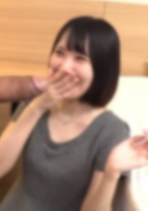 [2 Shots] The Spoiled, Short-haired College Student Next Door Asks For A Blowjob, And Despite Her Cute Face, She Becomes Wildly Aroused And Accepts The Hot Adult Semen With Gusto.