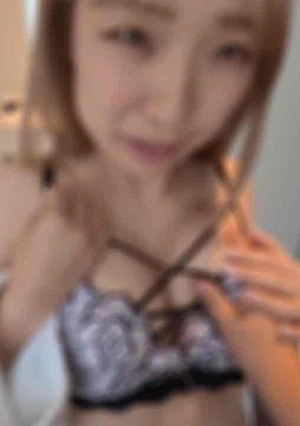 To Treat My Senior Who Suffers From Erectile Dysfunction, I Let Him Sleep With My F-cup Sex Friend Right In Front Of Himand It Escalated Into An Intense 3P Play! [Overseas Version]