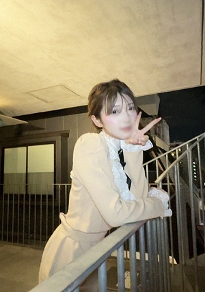 SNSで万バズ！話題の㊎欠. 裏垢女ㇱ.カレンちゃん(20.)と密会。高級美女に交渉成立。中だし許可いただきました