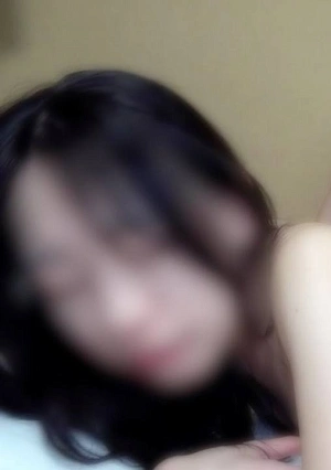 [Cum Inside] A Beautiful Woman Who Wasn't Satisfied With Her Older Boyfriend's Small Dick Comes To See Him Again. She's Nervous, But It's Erotic To See Her Gradually Become More Aroused.