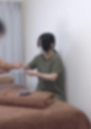 [No-holds-barred, Unprotected Sex] We Offer A Weekend Treat To A Gorgeous, Soft-skinned Office Lady With Our Newly Introduced Massage Equipment. Experience Melting Pleasure With The Latest Professional Equipment, With Unprotected Sex And Two Ejaculations Inside And Outside!