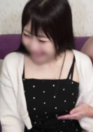 【初撮り】男日照りの色白美挙乳ムチムチエステティシャン。欲求不満を解消させる固いチンポの刺激。