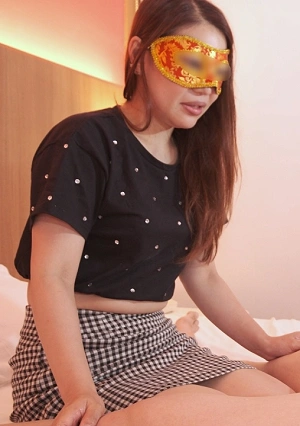 [Uncensored X Personal Filming] Slut Series: A Masochistic Man Visits Again, Wanting To Be Toyed With By A Sadistic Slut The Slut Wants To Use The Masochistic Man As Her Toy And Does Whatever She Wants, Leading To A Handjob To Ejaculation!