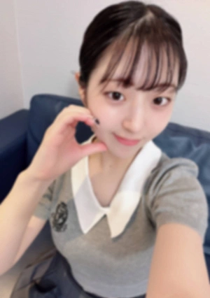 [The Fastest Catch Of A Former Idol Right After Graduation!] A Pure And Innocent Beauty Nicknamed Invincible Smile, A Real Local Idol. Her Innocent Smile Is The Brightest Star In Her Hometown. Guaranteed To Drive Otaku Crazy.